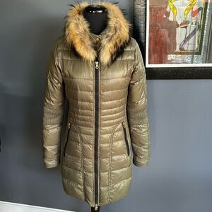 Duvetica olive puffer 2-way zipper front detachable fur collar coat. Size 42 (S)
